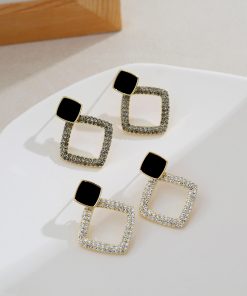 Elegant Diamond-Shaped Stud Earrings - Vintage French-Style Circle Drops, Versatile Spring Accessories for Women, High-End Feel