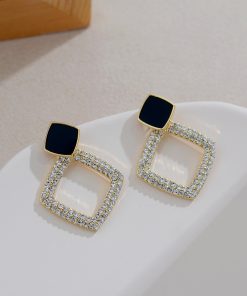 Elegant Diamond-Shaped Stud Earrings - Vintage French-Style Circle Drops, Versatile Spring Accessories for Women, High-End Feel