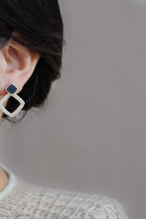 Elegant Diamond-Shaped Stud Earrings - Vintage French-Style Circle Drops, Versatile Spring Accessories for Women, High-End Feel
