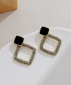 Elegant Diamond-Shaped Stud Earrings - Vintage French-Style Circle Drops, Versatile Spring Accessories for Women, High-End Feel