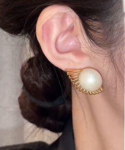 Elegant Double Winged Pearl Earrings - Light Luxury High-Quality Ear Accessories for Trendy Fashion Lovers