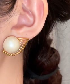 Elegant Double Winged Pearl Earrings - Light Luxury High-Quality Ear Accessories for Trendy Fashion Lovers