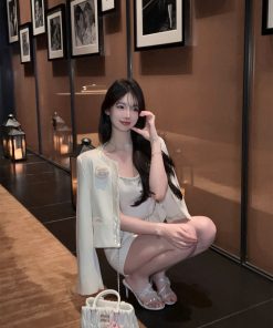 Elegant Floral Design Short White Woolen Coat for Women - Chic Winter Outerwear, Perfect for 90s and Y2K Inspired Looks