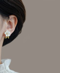 Elegant Floral Pearl Glaze Stud Earrings - Fresh French-Style Flower Design for a Sweet Temperament - Perfect for Any Occasion