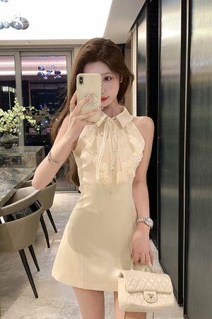 Elegant French Lace Sleeveless Halter Dress for Women - Waist-Cinching Bodycon Mini Dress for Summer - Chic and Niche Style