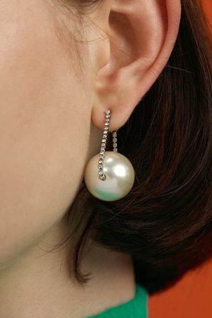 Elegant French Retro Pearl Pendant Earrings with Diamond-Inlaid Sparkling Chain - High-End Luxury Fashion Jewelry