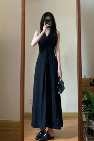 Elegant French-Style Black Sleeveless V-Neck Dress for Women - Waist-Cinching, Long Summer Dress, High-End Fashion