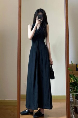 Elegant French-Style Black Sleeveless V-Neck Dress for Women - Waist-Cinching, Long Summer Dress, High-End Fashion