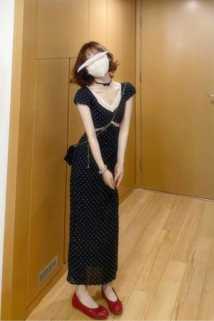 Elegant French-Style Square-Neck Black Polka Dot Bodycon Dress for Women, Waist-Cinching Summer Fashion, Chic Niche Design
