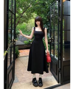 Elegant French-Style Square-Neck Camisole Dress for Women - Waist-Cinching, Niche Long Dress, Summer 2025 Essential