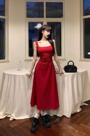 Elegant French-Style Square-Neck Camisole Dress for Women - Waist-Cinching, Niche Long Dress, Summer 2025 Essential