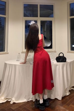Elegant French-Style Square-Neck Camisole Dress for Women - Waist-Cinching, Niche Long Dress, Summer 2025 Essential