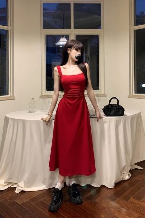 Elegant French-Style Square-Neck Camisole Dress for Women - Waist-Cinching, Niche Long Dress, Summer 2025 Essential