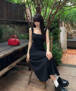 Elegant French-Style Square-Neck Camisole Dress for Women - Waist-Cinching, Niche Long Dress, Summer 2025 Essential