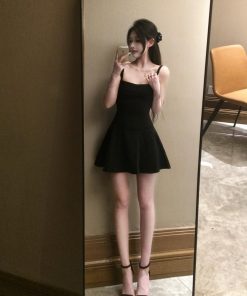 Elegant French-Style Square-Neck Spaghetti Strap Dress for Women, Waist-Cinching Little Black Dress, Slimming Summer Short Skirt