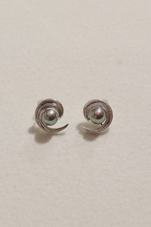 Elegant Gray Pearl Irregular Earrings - Versatile Minimalist Design, S925 Silver Needle, Vintage Style Jewelry