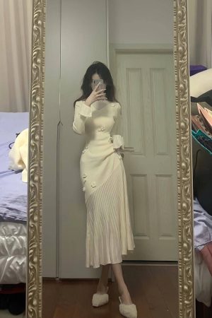 Elegant Handmade Hook Flower Knitted Dress for Women, Waist-Defining Slim Fit, Perfect for Spring and Autumn, Y2K Style