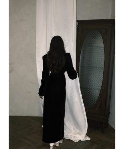 Elegant Heavyweight Velvet Trench Coat for Women - Fitted V-Neck Long Outerwear, High-End Fashion, Chic Style