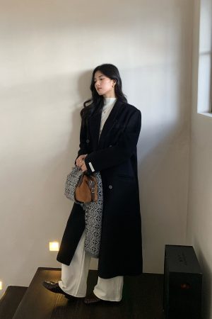 Elegant Hepburn Style Black Mid-Length 100% Wool Coat for Women - High-End Woolen Outerwear, Classic Vintage Fashion