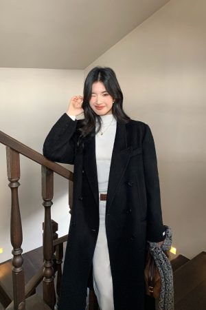 Elegant Hepburn Style Black Mid-Length 100% Wool Coat for Women - High-End Woolen Outerwear, Classic Vintage Fashion