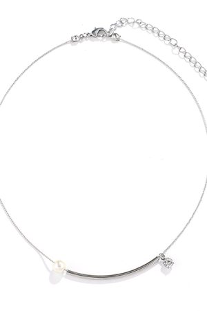 Elegant Korean Minimalist Pearl Necklace - Light Luxury Clavicle Chain for High-End Fashion Style