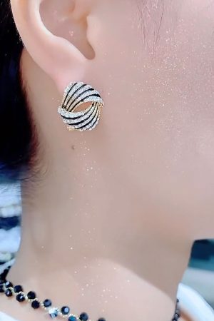 Elegant Korean Style Pure Silver Ear Clips - Light Luxury Fashion Earrings, Trendy Versatile Ear Pendants for a Chic Look