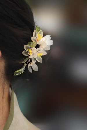 Elegant Magnolia Flower Hairpin - Ancient Style Hair Accessories for Qipao & Hanfu, Daily Dress Ornaments, Classical Side Clip
