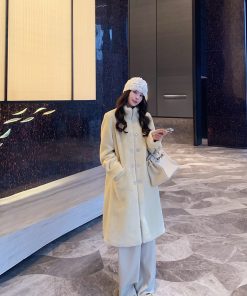 Elegant Mid-Length Stand Collar Wool Coat for Women, High-End Quality, Chic Fur Detail, Perfect for Fall and Winter Fashion