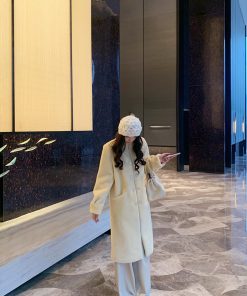 Elegant Mid-Length Stand Collar Wool Coat for Women, High-End Quality, Chic Fur Detail, Perfect for Fall and Winter Fashion