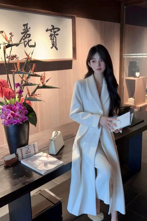 Elegant Mid-Length White Woolen Coat for Women - High-End Lapel Design, Chic Winter Outerwear, Timeless Style