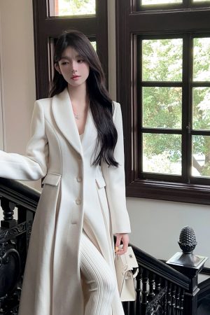 Elegant Mid-Length White Woolen Coat for Women - High-End Lapel Design, Chic Winter Outerwear, Timeless Style