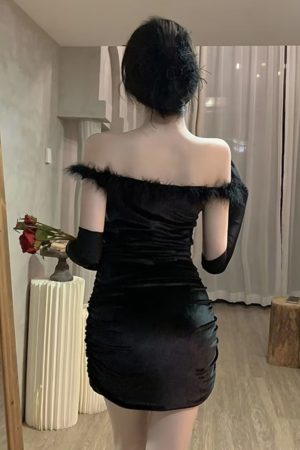 Elegant One-Shoulder Gold Velvet Evening Gown - Sophisticated Short Dress for Women's Annual Meetings and Formal Events