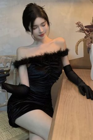Elegant One-Shoulder Gold Velvet Evening Gown - Sophisticated Short Dress for Women's Annual Meetings and Formal Events