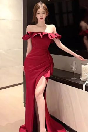 Elegant One-Shoulder Long Dress with Ruffles, High-Slit Evening Gown for Women, Sophisticated Formal Wear