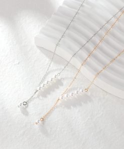 Elegant Pearl Tassel Necklace for Women - Minimalist Clavicle Chain, Fashionable Niche Design, Perfect for Everyday Wear