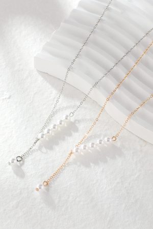 Elegant Pearl Tassel Necklace for Women - Minimalist Clavicle Chain, Fashionable Niche Design, Perfect for Everyday Wear