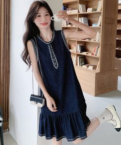 Elegant Petite Sleeveless Dress for Summer - Trendy Classy Style for May Day Outings, Perfect for 90s and Y2K Fashion Lovers