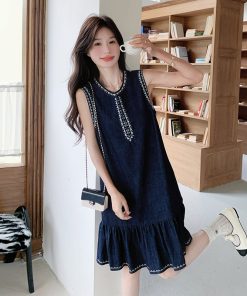 Elegant Petite Sleeveless Dress for Summer - Trendy Classy Style for May Day Outings, Perfect for 90s and Y2K Fashion Lovers