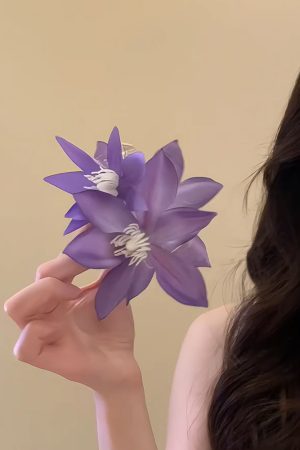 Elegant Purple Floral Hair Clip - High-End Back Bun Hair Claw Accessory for Women, Chic Temperament, Perfect for 90s and Y2K Styles