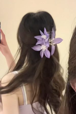 Elegant Purple Floral Hair Clip - High-End Back Bun Hair Claw Accessory for Women, Chic Temperament, Perfect for 90s and Y2K Styles