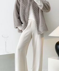 Elegant Retro Herringbone Embossed Faux Fur Women's Winter Coat - Eco-Friendly Minimalist Shoulder-Length Short Jacket