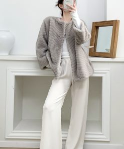 Elegant Retro Herringbone Embossed Faux Fur Women's Winter Coat - Eco-Friendly Minimalist Shoulder-Length Short Jacket