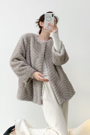 Elegant Retro Herringbone Embossed Faux Fur Women's Winter Coat - Eco-Friendly Minimalist Shoulder-Length Short Jacket