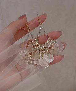 Elegant Retro Shell Tassel Earrings with Niche Ins-Style Ear Hooks for a High-End Look