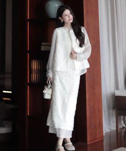 Elegant Sleeveless Jacket Vest in New Chinese Style - Women's Moonlight Listening to the Wind Design for Spring 2025 Fashion