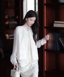 Elegant Sleeveless Jacket Vest in New Chinese Style - Women's Moonlight Listening to the Wind Design for Spring 2025 Fashion