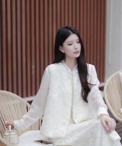 Elegant Sleeveless Jacket Vest in New Chinese Style - Women's Moonlight Listening to the Wind Design for Spring 2025 Fashion