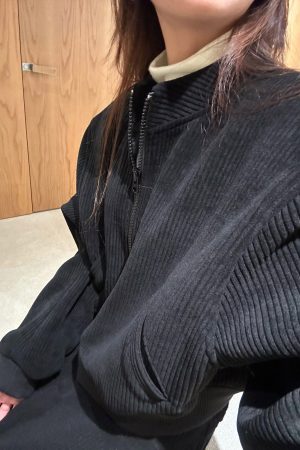 Elegant Slim-Fit Corduroy Suit for Women - Short Jacket & Casual Long Pants - Stylish 90s-Inspired Outfit, Perfect for Chic Occasions