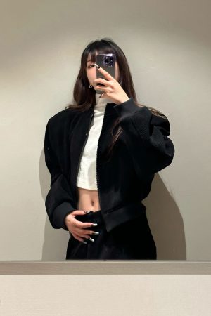 Elegant Slim-Fit Corduroy Suit for Women - Short Jacket & Casual Long Pants - Stylish 90s-Inspired Outfit, Perfect for Chic Occasions