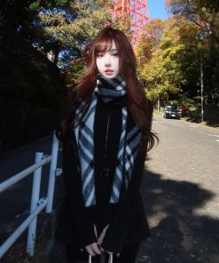 Elegant Slim Fit Woolen Coat for Women - Hepburn Style High-End Socialite Spring Outerwear, Flattering & Chic Fashion